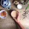 Cultura y tradición del subcontinente indio en una taza. Poderoso brebaje a base de té negro, especias, leche y panela.
Ph. Gustavo Rodríguez C.